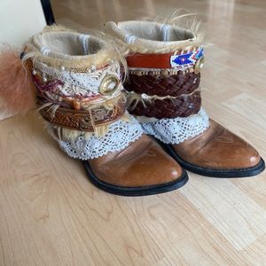 Custom folded cowboy boots